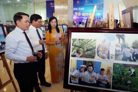  TTXVN và PVN tổ chức triển lãm ảnh “Biển đảo Tổ quốc”