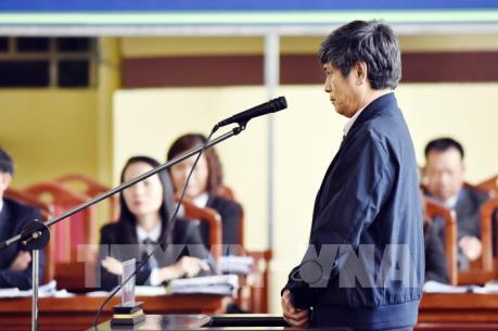 Vụ đánh bạc nghìn tỷ qua mạng: Bị cáo Nguyễn Thanh Hóa đối chất về biển tên mang tên mình