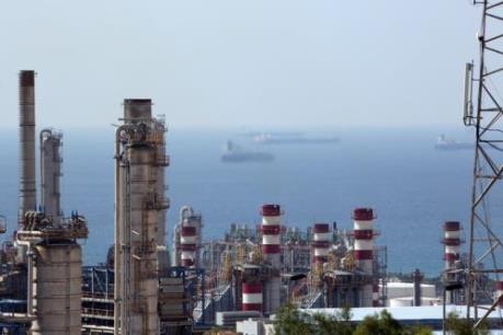 Giá dầu châu Á phục hồi nhưng triển vọng nhu cầu vẫn ảm đạm