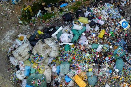 Làm giả giấy tờ, nhập khẩu trái phép hơn 10 nghìn tấn phế liệu