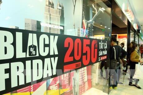 Đón "bão" giảm giá Black Friday