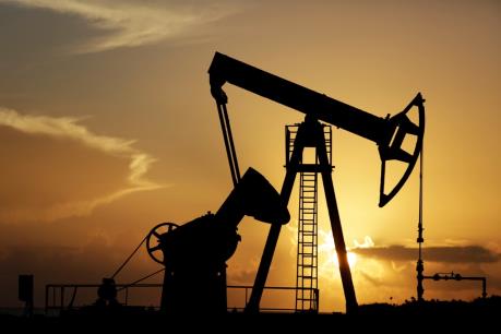 Ám ảnh dôi dư nguồn cunng, giá dầu WTI giảm tuần thứ bảy liên tiếp