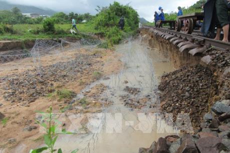 Đường sắt Bắc – Nam tại Ninh Thuận bị lũ cuốn trôi