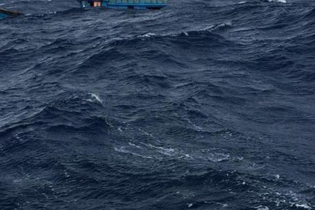 Nhiều thuyền viên mất tích do chìm tàu tại Indonesia