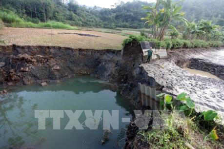 Xuất hiện nhiều hố sâu "nuốt chửng" tài sản của người dân ở Bắc Kạn