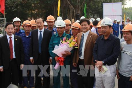 Thông xe kỹ thuật công trình cầu Kỳ Cùng