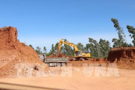 Bình Định: Doanh nghiệp san phẳng quả đồi khi chưa được cấp phép khai thác