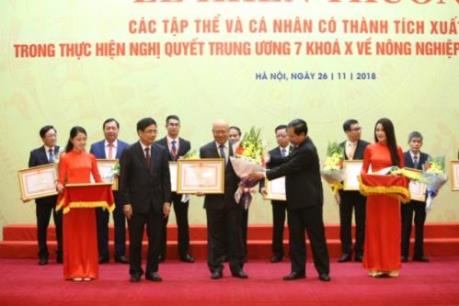 Vinamilk nhận bằng khen về phát triển tam nông bền vững