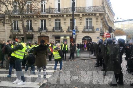 Pháp: Hoạt động kinh doanh xăng dầu trở lại bình thường