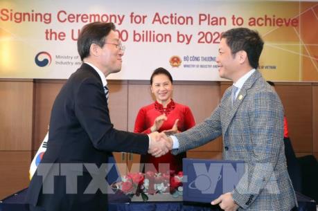 Chủ tịch Quốc hội Nguyễn Thị Kim Ngân hội kiến Tổng thống Hàn Quốc Moon Jae-in