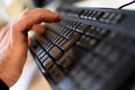 Châu Âu thông qua biện pháp ngăn chặn nội dung khủng bố trên Internet