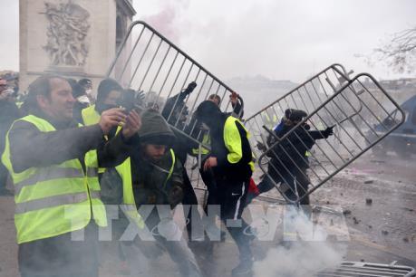 Tình báo Pháp cảnh báo người biểu tình sẽ đổ về Paris vào ngày 8/12