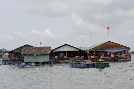 Hướng đi nào cho các bè nổi kinh doanh dịch vụ ăn uống ở Nha Trang