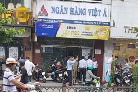Điều tra nghi vấn vụ cướp tại chi nhánh Ngân hàng Việt Á