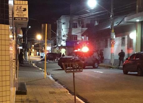 Cướp ngân hàng táo tợn khiến 5 con tin thiệt mạng