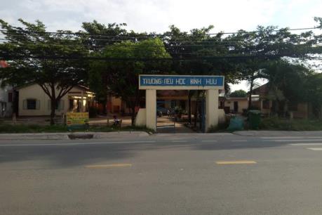 Đình chỉ công tác 15 ngày đối với giáo viên đánh học sinh bầm tím