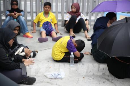 Cổ động viên Malaysia mệt mỏi vì mua vé trận Malaysia-Việt Nam
