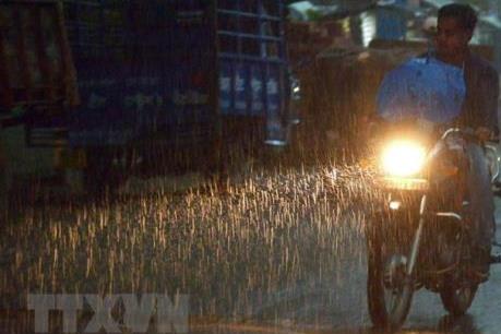 Dự báo thời tiết ngày mai 11/12: Hà Nội mưa rào, thấp nhất 13 độ C