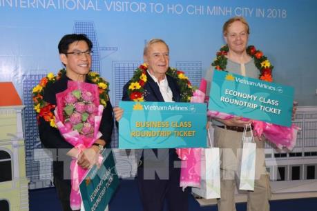 Tp. Hồ Chí Minh đón vị khách quốc tế thứ 7 triệu