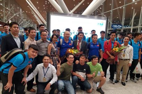 Vietnam Airlines tăng chuyến đưa cổ động viên sang Malaysia 