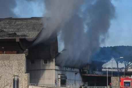 Cháy lớn tại bãi rác ở thủ đô Rome của Italy