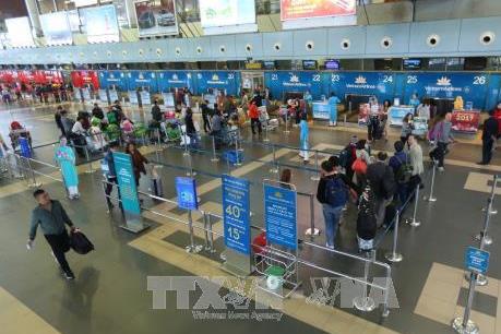 Hành khách qua cảng hàng không vượt ngưỡng 100 triệu lượt
