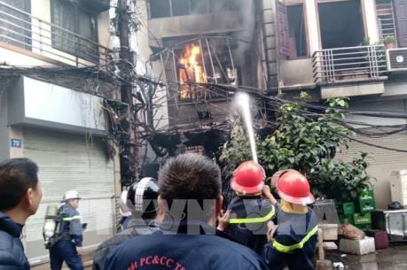 Bùng phát cháy tại quán karaoke phố Nguyễn Khiết, Hà Nội