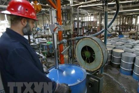 Thị trường “vàng đen” biến động mạnh trước nỗi lo cung vượt cầu