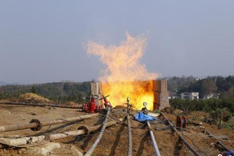 Khai thác khí đốt từ trầm tích núi lửa ở Trung Quốc