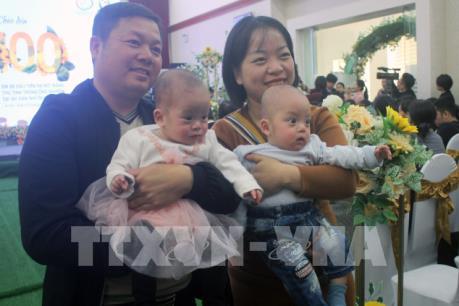 Quảng Ninh đón 100 em bé ra đời bằng thụ tinh ống nghiệm 