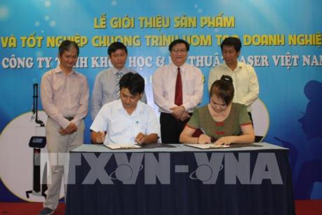 Việt Nam chế tạo thành công thiết bị phẫu thuật laser vi điểm