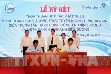 Bình Dương khai trương dịch vụ và hợp tác cải cách hành chính