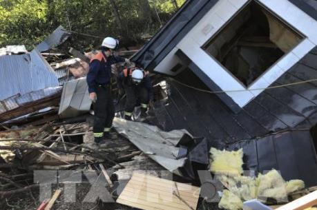 2 căn chung cư bất ngờ đổ sập, ít nhất 19 người thiệt mạng và mất tích