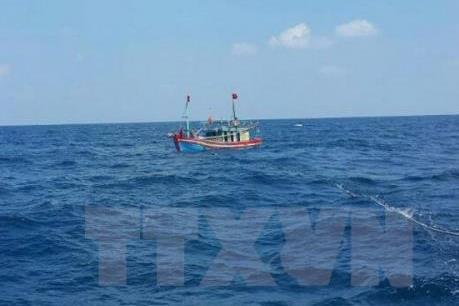 Cứu 10 thuyền viên người nước ngoài gặp nạn trên vùng biển Côn Đảo