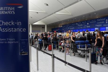 Sân bay Gatwick rối loạn do máy bay không người lái bay trên không phận