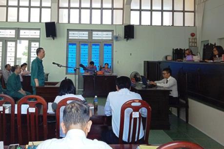 Tuyên án vụ buôn lậu xăng dầu với tổng trị giá hơn 2.000 tỷ đồng