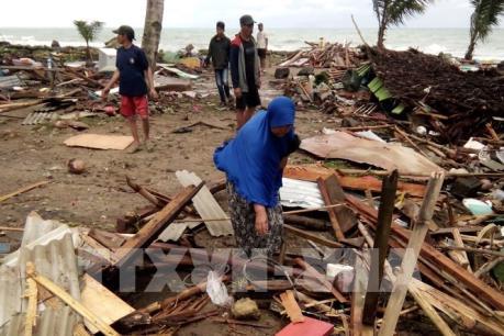 Sóng thần ở Indonesia: Thêm nhiều người chết và mất tích