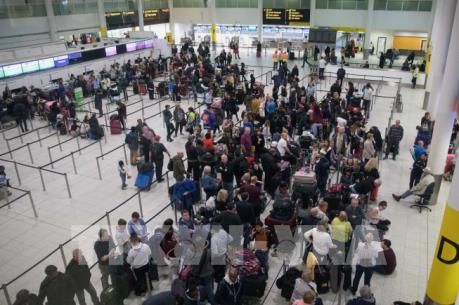 Sân bay Gatwick rối loạn vì lý do có thể "không xác thực"