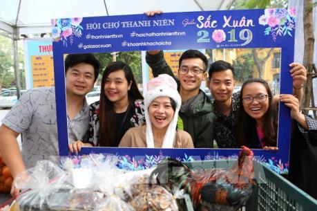 Độc đáo “Phiên chợ Xuân” gây Quỹ Nghĩa tình Thông tấn xã Việt Nam