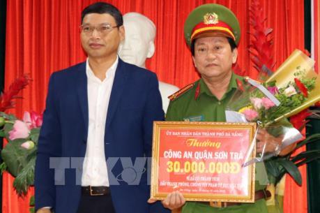 Khen thưởng lực lượng phá vụ đánh bạc qua internet do người Trung Quốc cầm đầu