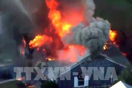 Sập chung cư do nghi nổ khí ga, ít nhất 2 người thiệt mạng