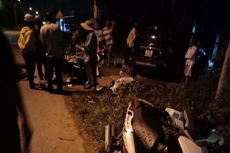 Tiếp tục xảy ra vụ ô tô gây tai nạn liên hoàn tại Long An