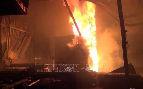 Nổ nhà máy khí hóa lỏng ở Ấn Độ làm hơn 10 người thương vong