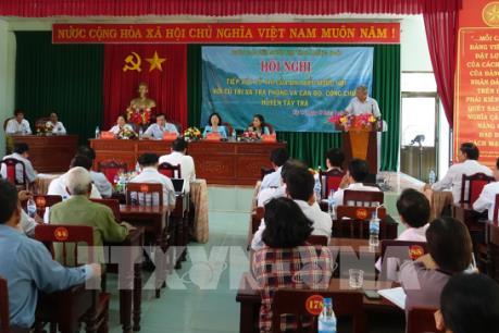 Nghị quyết của Bộ Chính trị về việc sắp xếp các đơn vị hành chính cấp huyện, xã