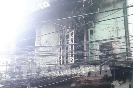 Hỏa hoạn bất ngờ lúc rạng sáng ở Pháo Đài Láng, Hà Nội