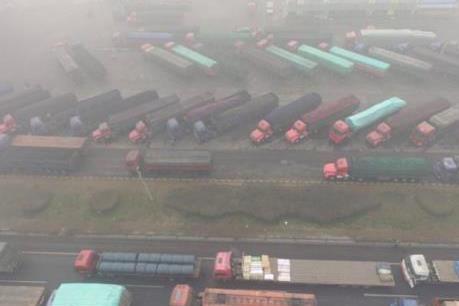 Trung Quốc kiểm soát chặt xe tải động cơ diesel gây ô nhiễm