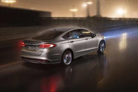 Ford thu hồi 953.000 xe dùng bơm túi khí Takata do nguy cơ phát nổ
