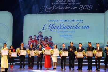 HDBank trao 1.000 suất học bổng cho trẻ em