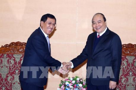 Thủ tướng Nguyễn Xuân Phúc tiếp Thống đốc Ngân hàng Lào