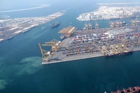 Lô hàng xe khách đầu tiên của Nga cập cảng Cuba